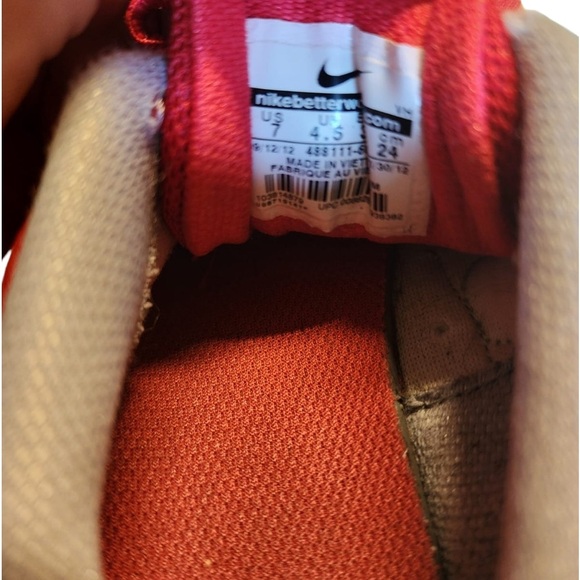 Nike - Women sneaker size 7 - Picture 3 of 3